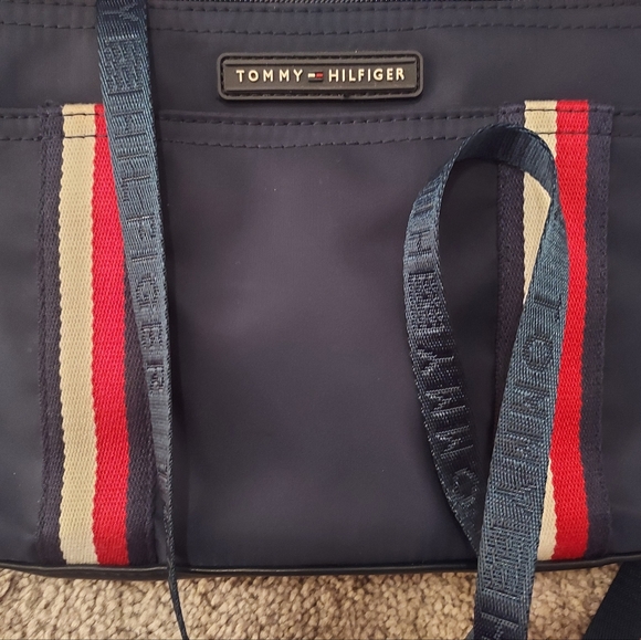 Tommy Hilfiger Handbags - Tommy Hilfiger crossbody body